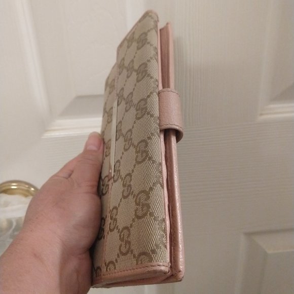 Gucci GG Logo Check & 7 Credit Wallet - Picture 7 of 16